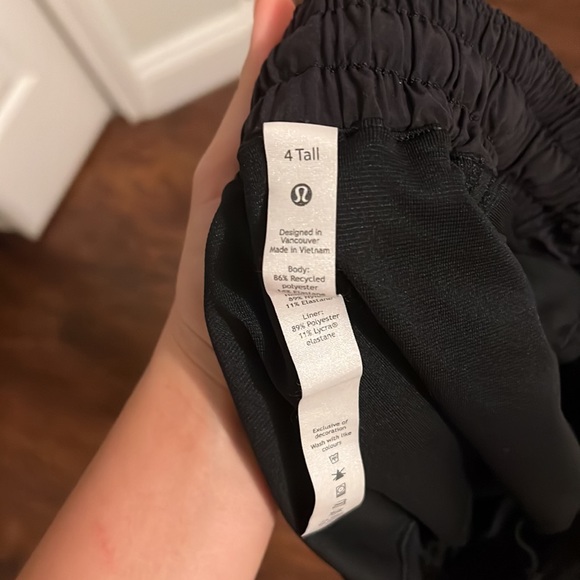 Lululemon Hottie hot shorts - Picture 3 of 3